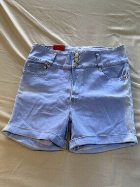 T&Y Fashion Junior's Triple Button Jean Shorts New With Tags Blue Size 17/18